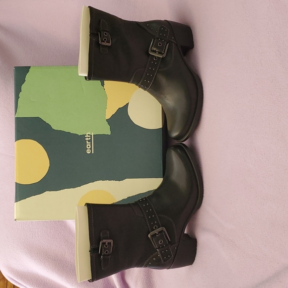 Earth Denali Altitude boots, black leather, size 7. - Picture 7 of 8